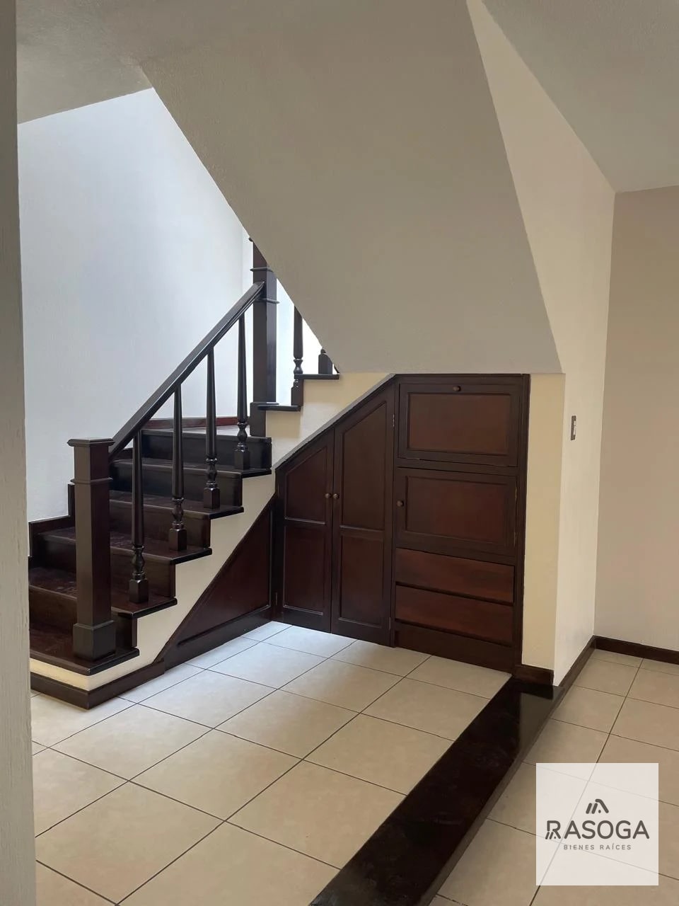VENDO BELLA CASA ENTRADA OLMECA DE OPORTUNIDAD G A N G A MUDATE YA!! POR TRASLADO — Casa en Venta en km 16-20, Carretera a El Salvador, Guatemala, Ciudad — foto 5 de 9