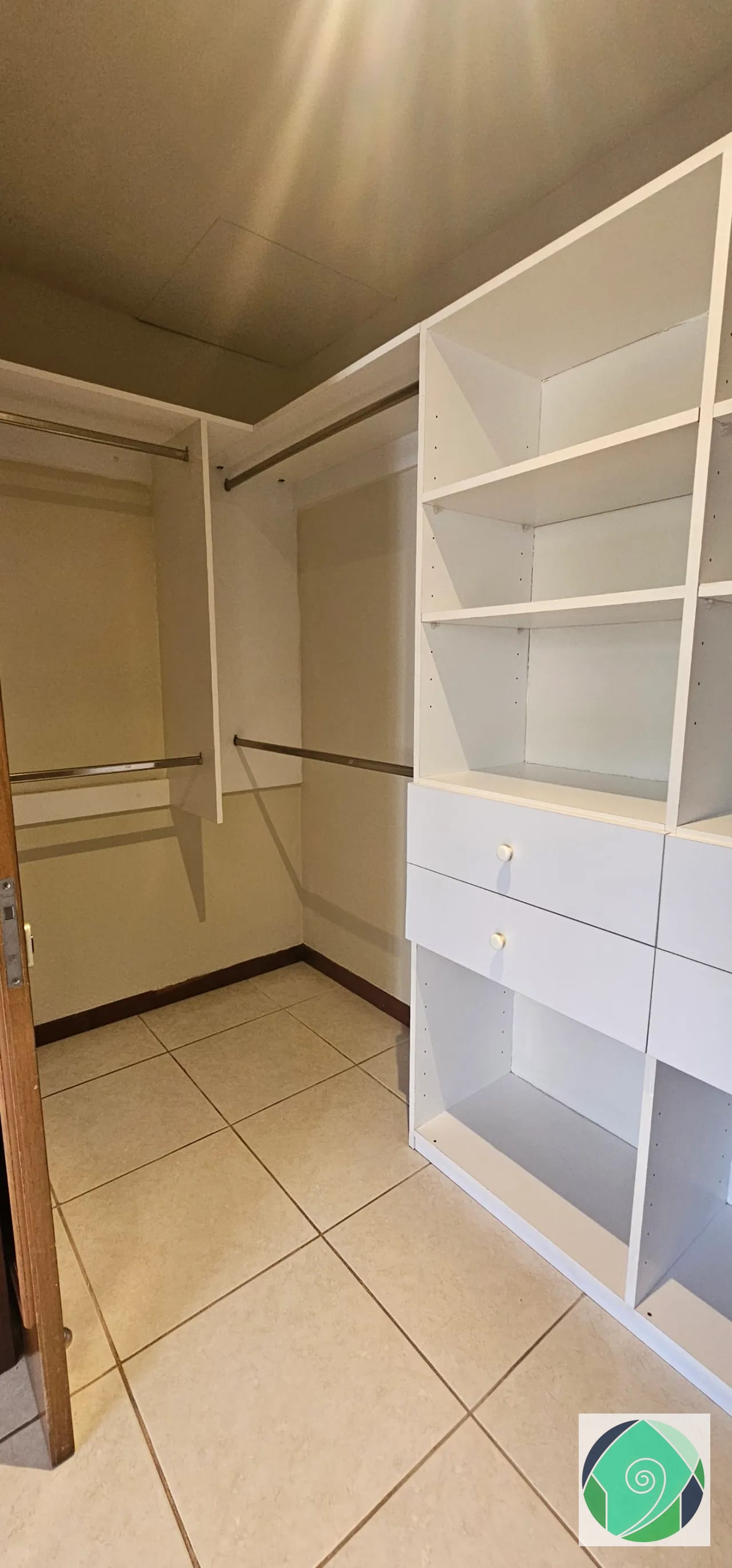 ALQULLER APARTAMENTO EN ZONA 10 — Apartamento en Alquiler en Torre Castelar, Zona 10, Guatemala, Ciudad — foto 11 de 17