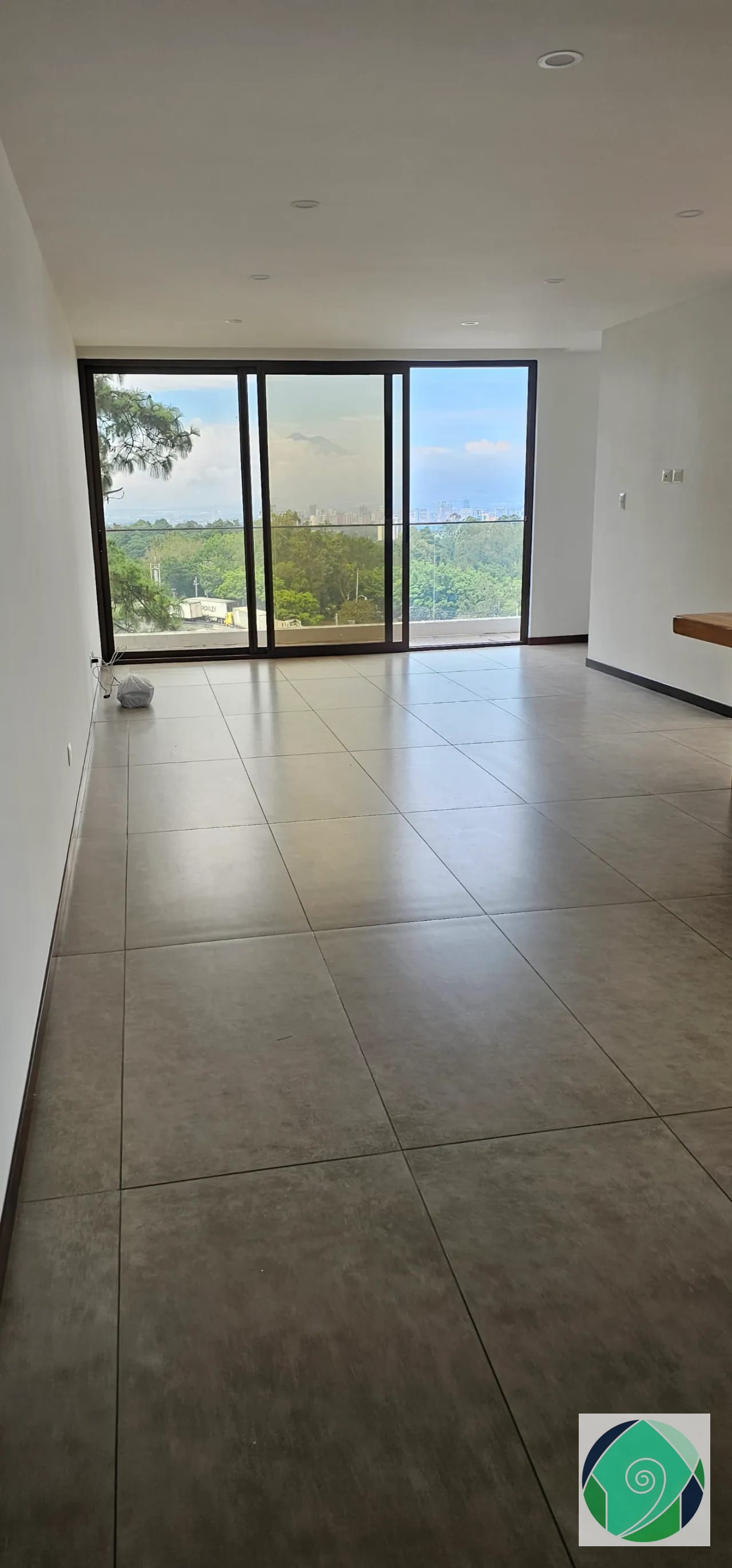 Alquiler Apto de 3 Habitaciones y Terraza en Zona 15 — Apartamento en Alquiler en Albero San Lazaro, Zona 15, Guatemala, Ciudad — foto 5 de 17