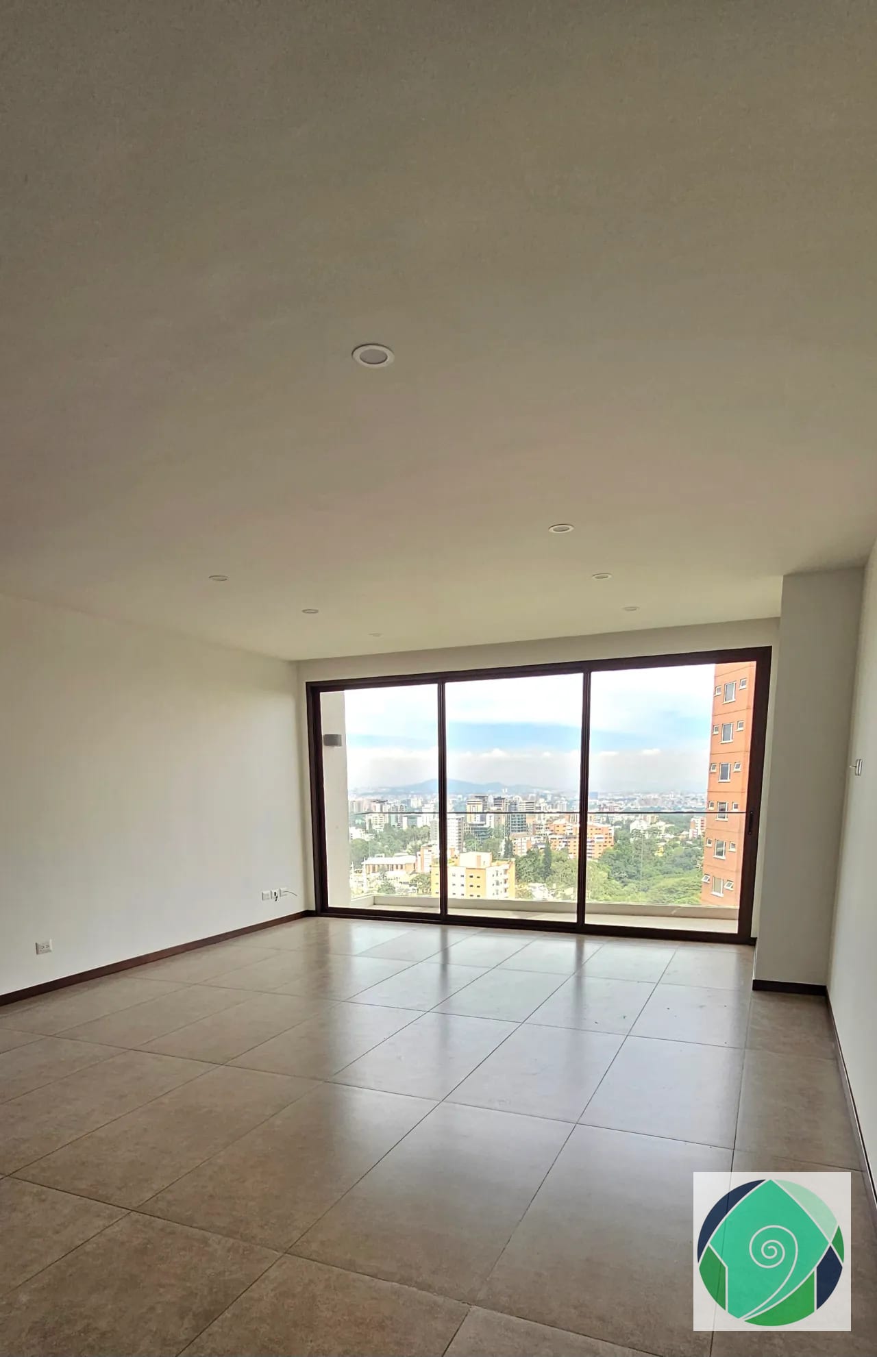 Alquiler Apto de 3 Habitaciones y Terraza en Zona 15 — Apartamento en Alquiler en Albero San Lazaro, Zona 15, Guatemala, Ciudad — foto 14 de 17