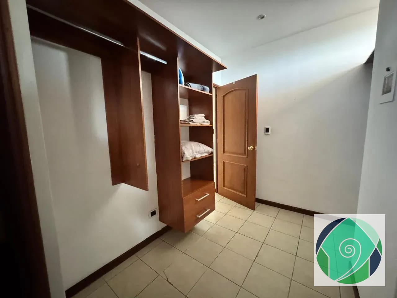 Alquiler Amplio Apartamento en Zona 15 — Apartamento en Alquiler en El Robledal, Zona 15, Guatemala, Ciudad — foto 15 de 17