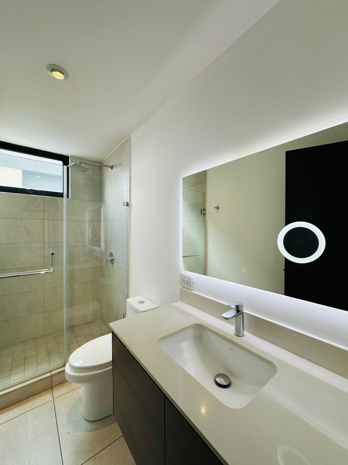 Apartamento nivel alto en renta zona 10 — Apartamento en Alquiler en Zona 10, Guatemala, Ciudad — foto 6 de 6