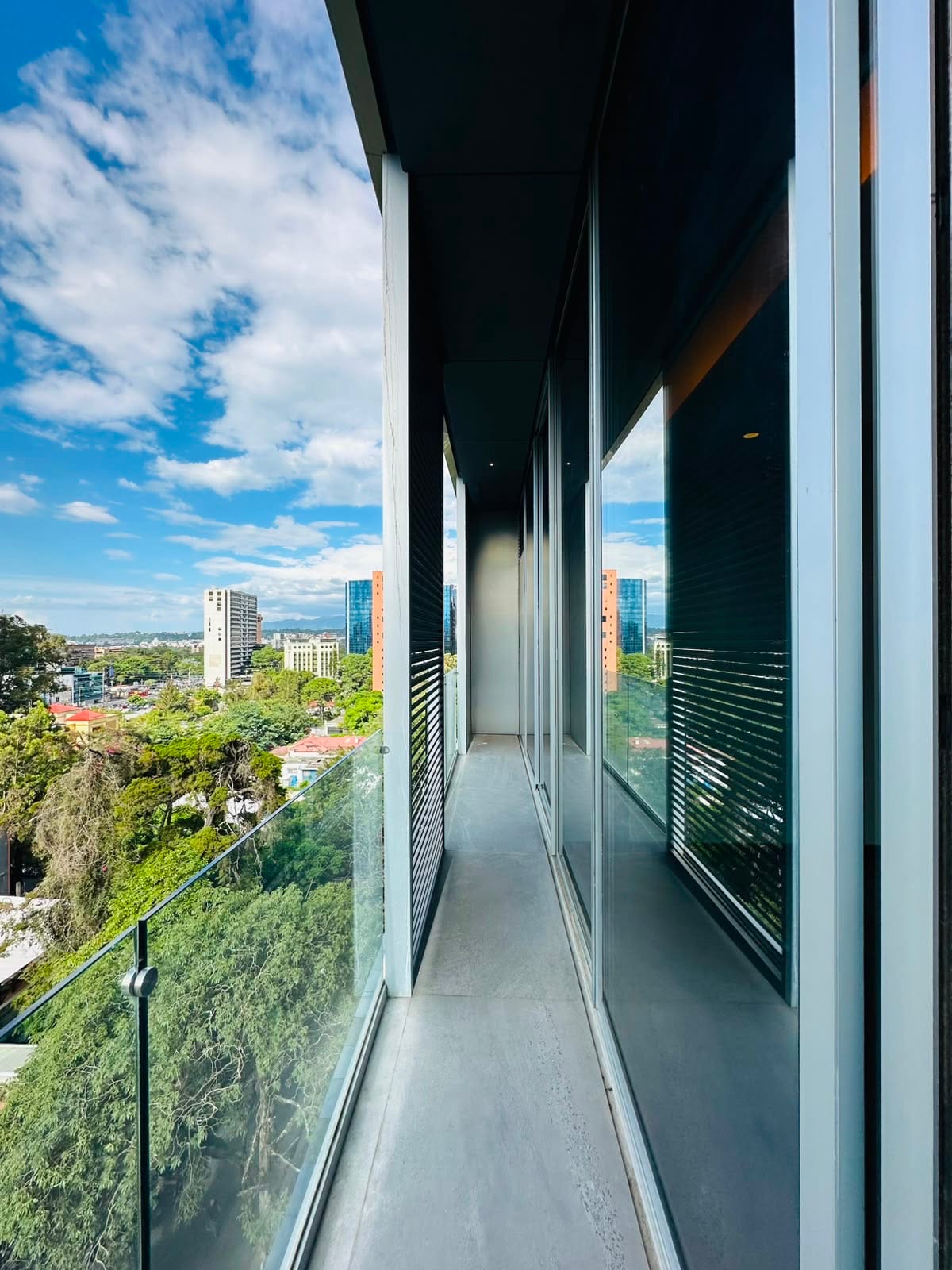 Apartamento en renta zona 10 — Apartamento en Alquiler en Avia, Zona 10, Guatemala, Ciudad — foto 4 de 4