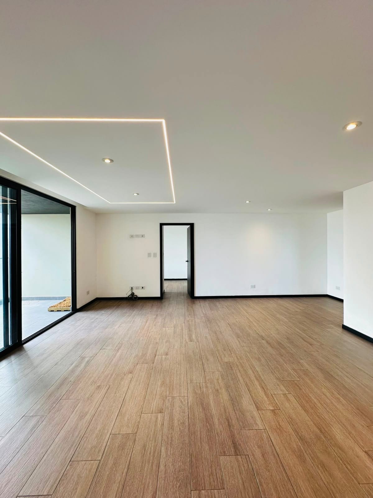 Apartamento en venta zona 10 — Apartamento en Venta en Zona 10, Guatemala, Ciudad — foto 2 de 6