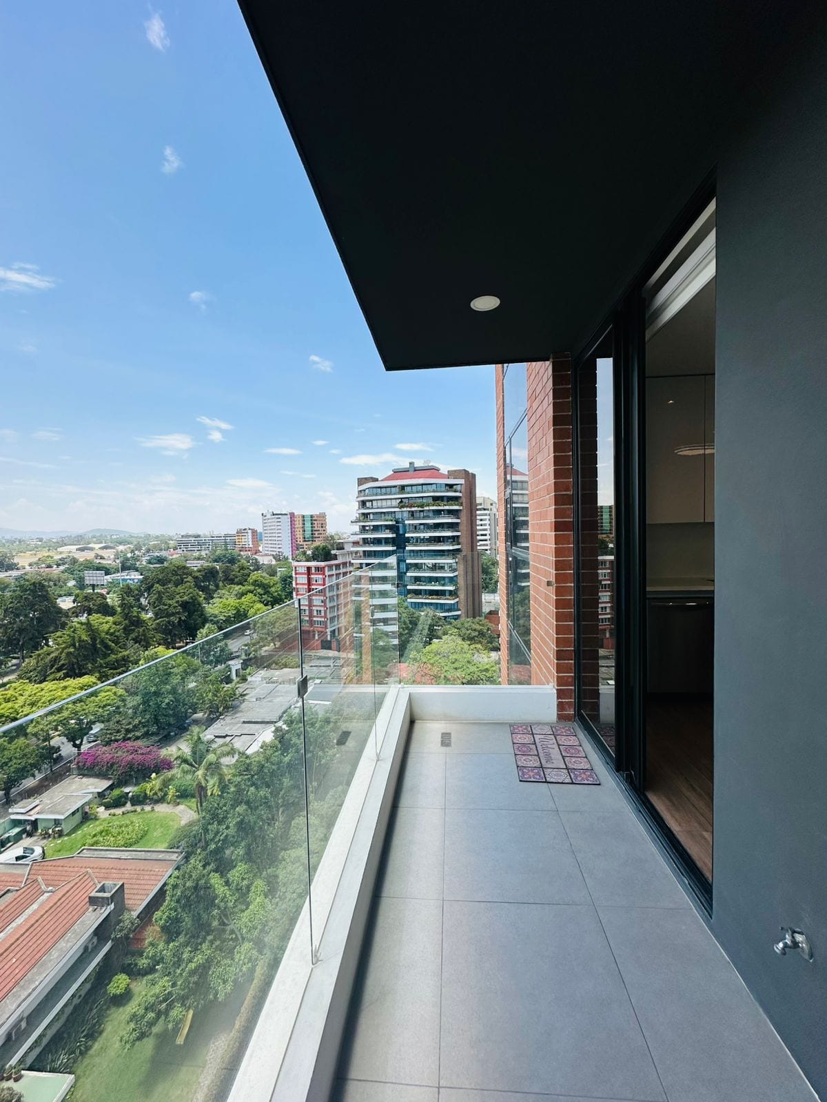 Espectacular apartamento en renta zona 14 — Apartamento en Alquiler en Zona 14, Guatemala, Ciudad — foto 1 de 4