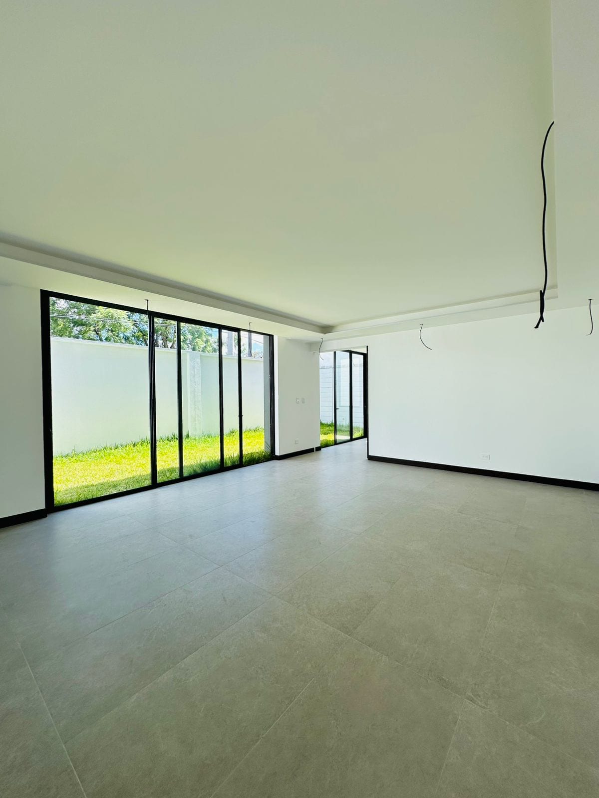 Hermosa Casa en renta zona 10 — Casa en Alquiler en Zona 10, Guatemala, Ciudad — foto 3 de 10