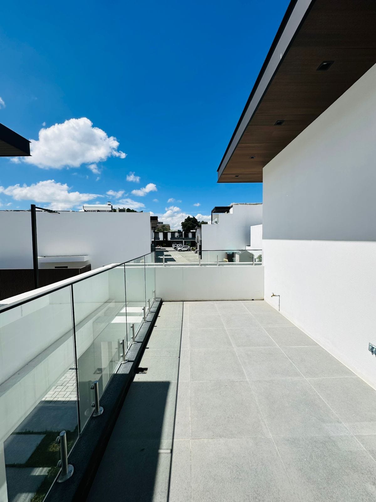 Hermosa Casa en renta zona 10 — Casa en Alquiler en Zona 10, Guatemala, Ciudad — foto 6 de 10
