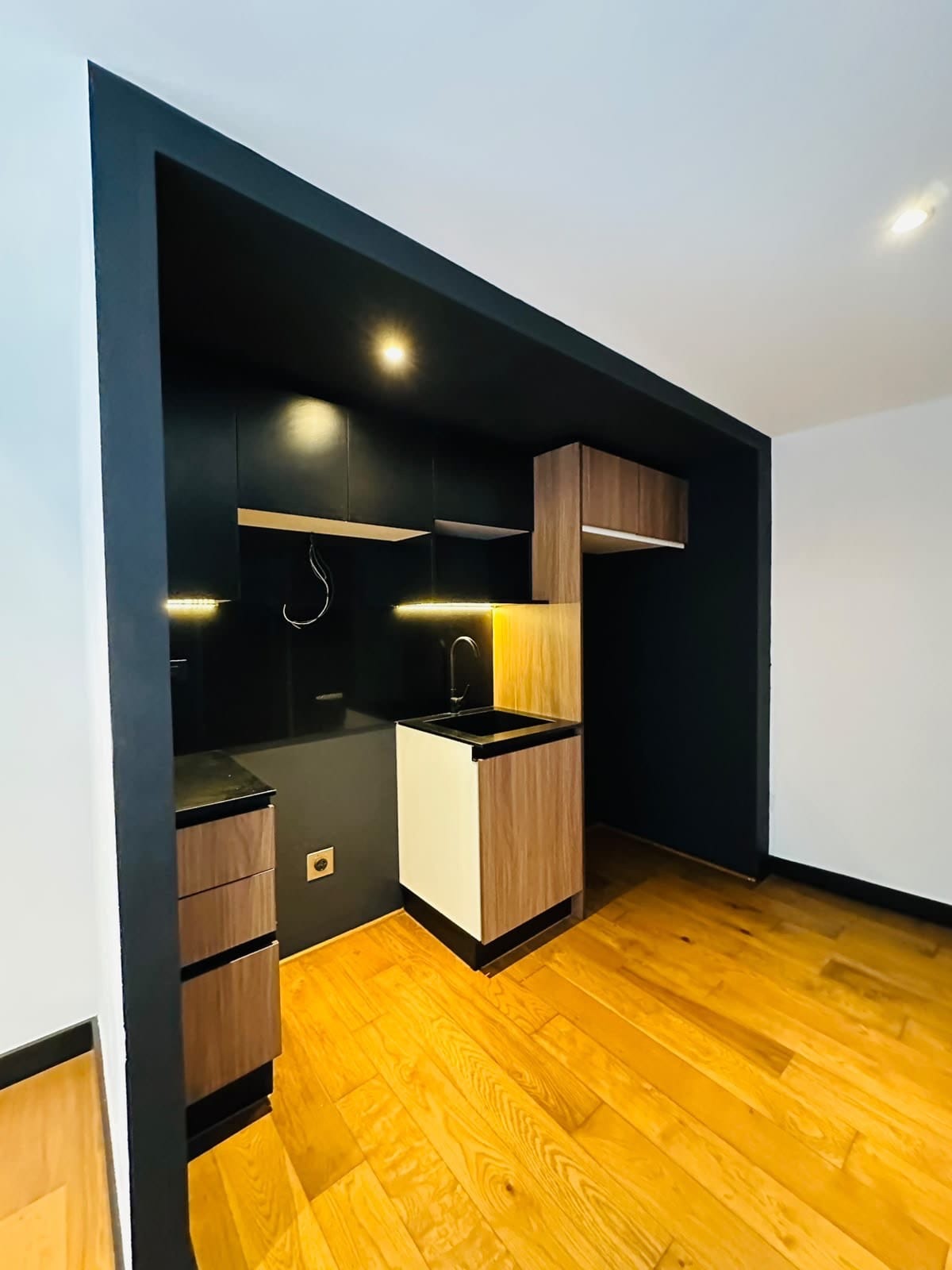 Loft estudio Renta y venta — Apartamento en Alquiler en Villa Mariscal, Zona 11, Guatemala, Ciudad — foto 1 de 7