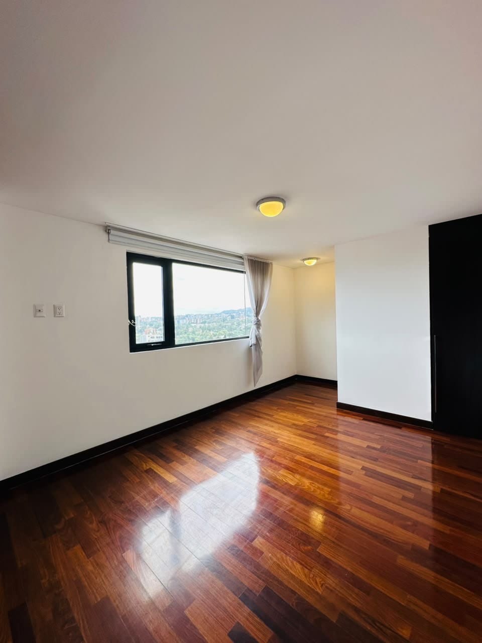 Espectacular apartamento en renta zona 14 — Apartamento en Alquiler en Zona 14, Guatemala, Ciudad — foto 6 de 8