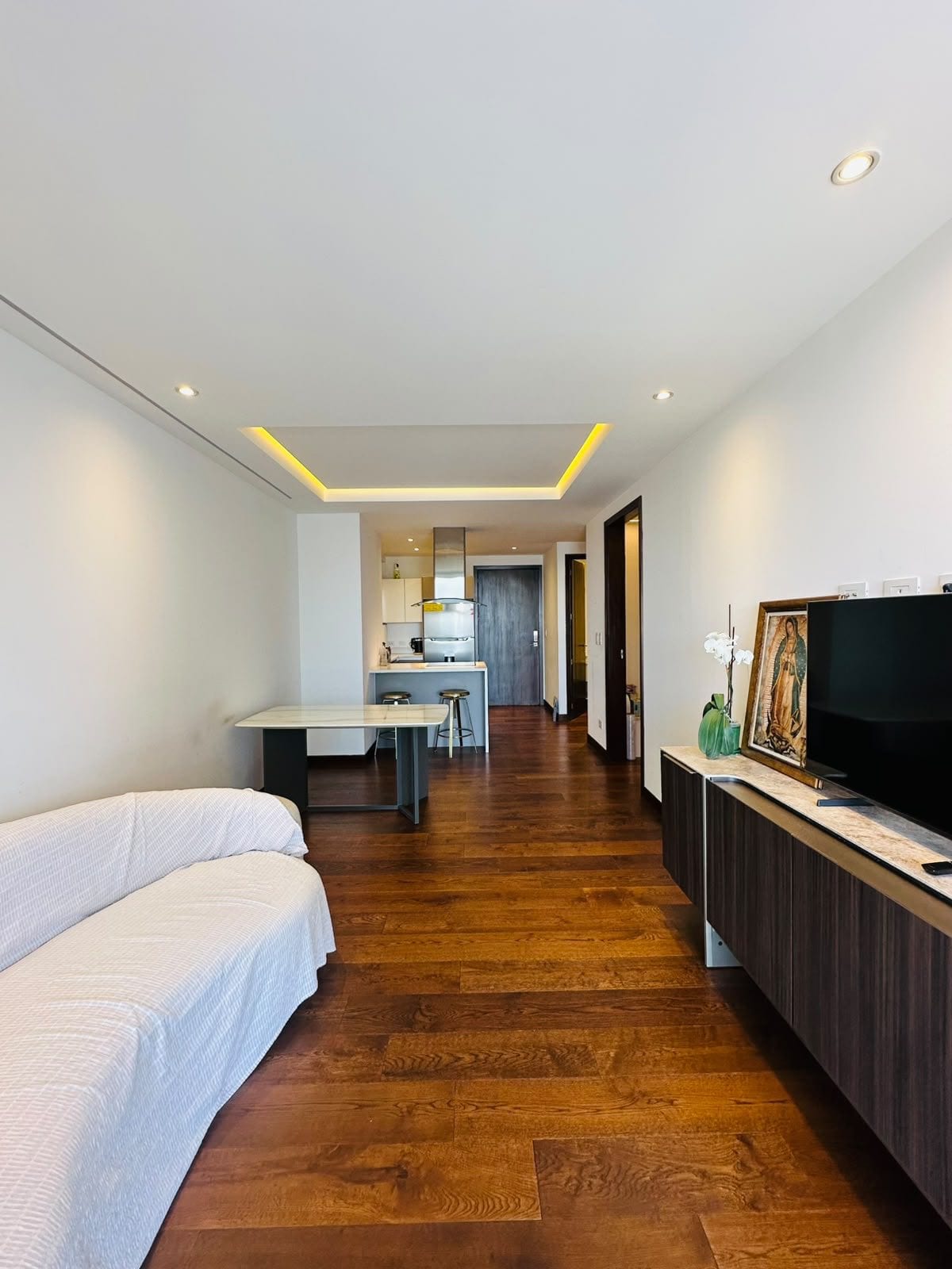 Apartamento en renta zona 10 nivel alto — Apartamento en Alquiler en Zona 10, Guatemala, Ciudad — foto 4 de 5