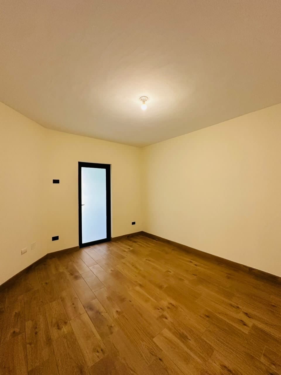 Hermosa Casa en renta San Cristóbal — Casa en Alquiler en Zona 8 Mixco, Guatemala, Ciudad — foto 3 de 10