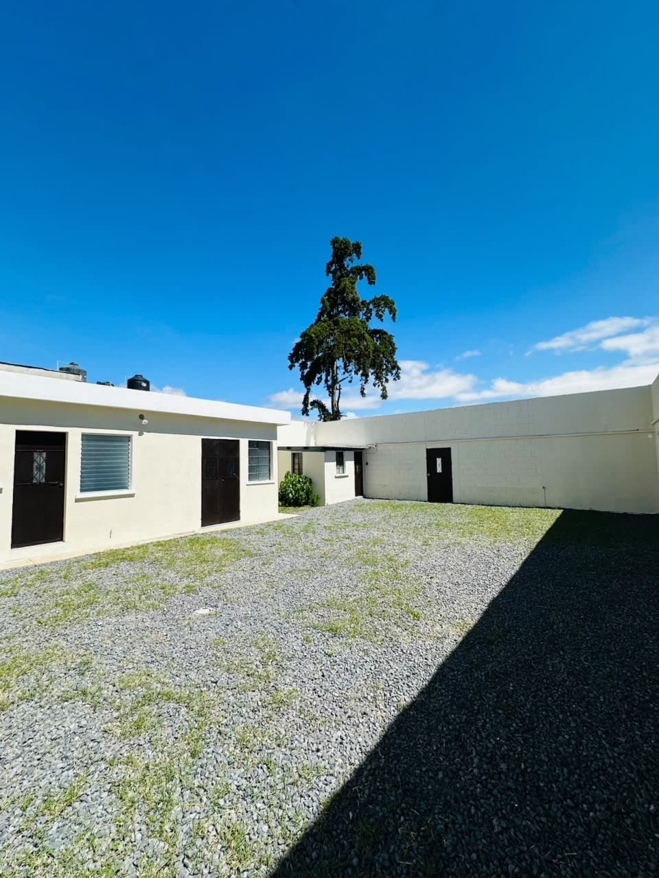Hermosa Casa en renta San Cristóbal — Casa en Alquiler en Zona 8 Mixco, Guatemala, Ciudad — foto 2 de 10
