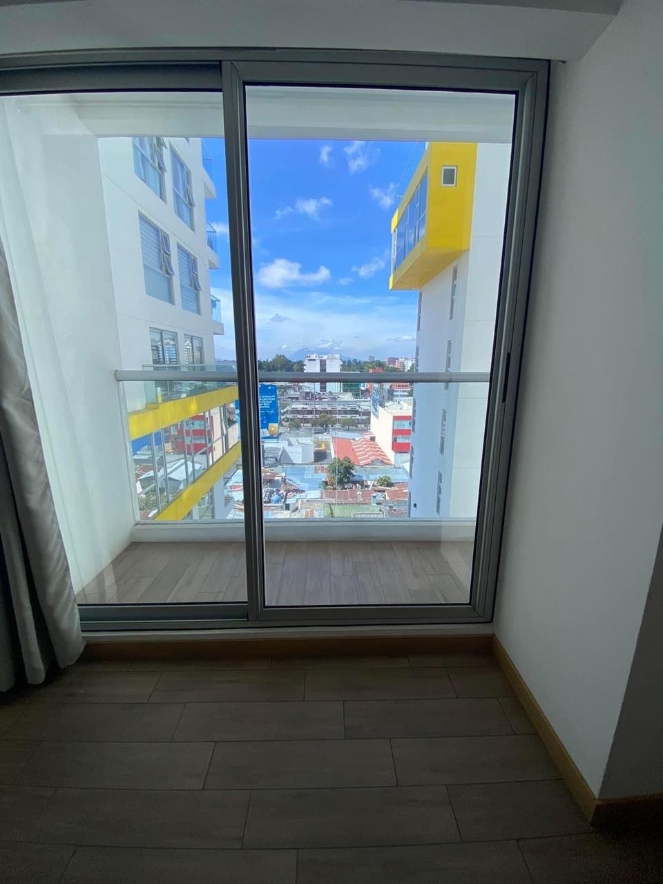 Hermoso apartamento en renta zona 10 — Apartamento en Alquiler en Zona 10, Guatemala, Ciudad — foto 9 de 9
