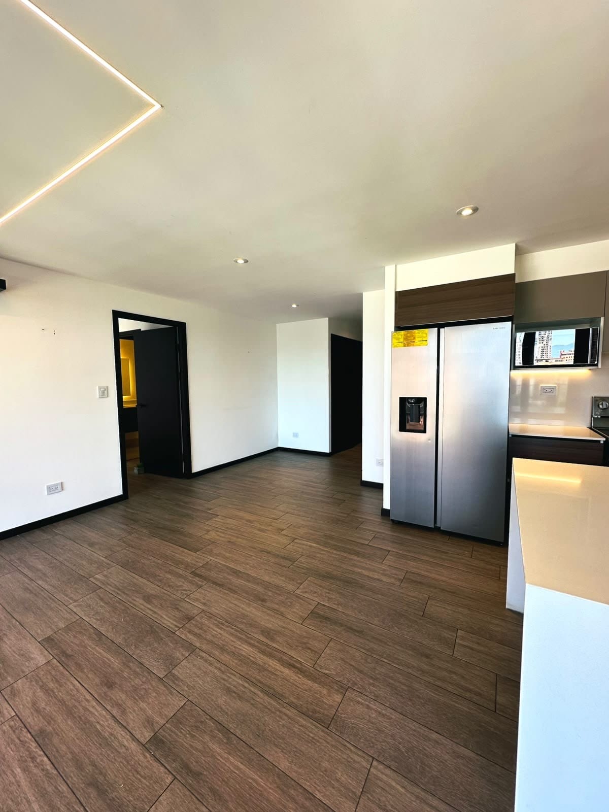 Hermoso apartamento en renta zona 10 — Apartamento en Alquiler en Zona 10, Guatemala, Ciudad — foto 4 de 7