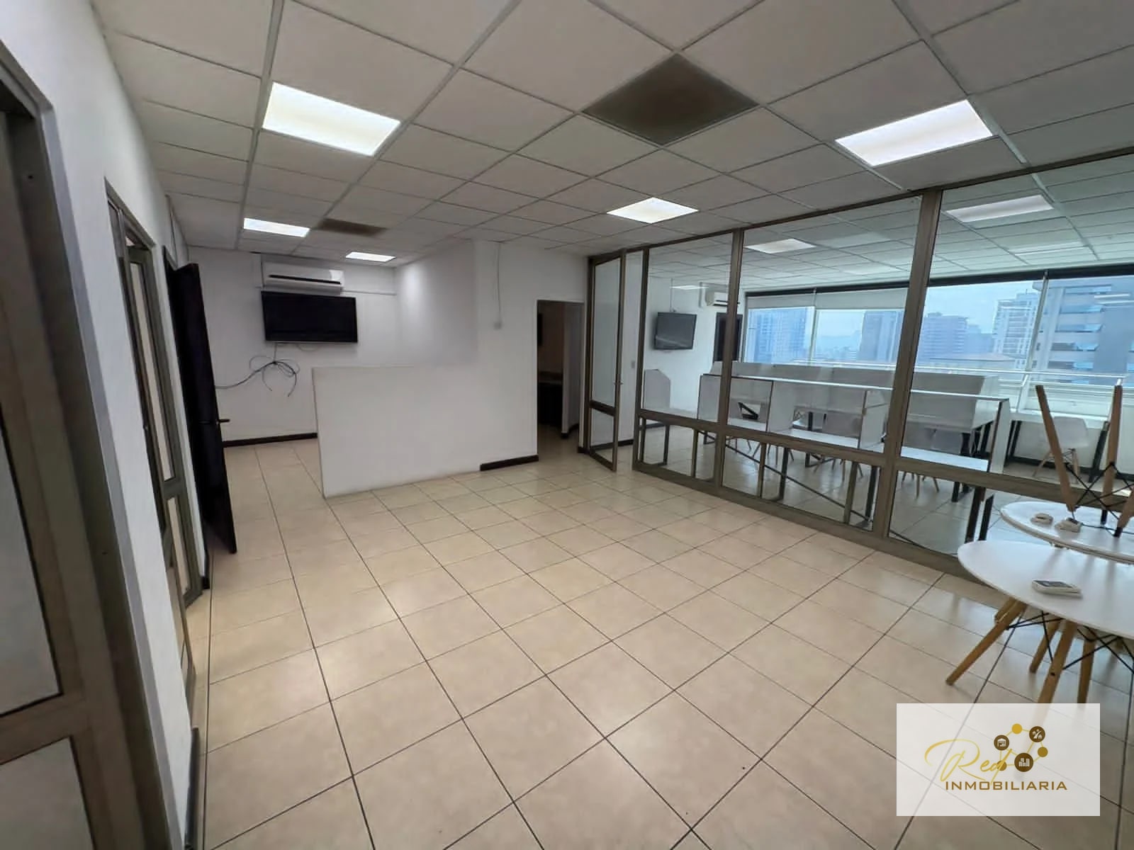 🏢 Oficina en Venta – Dubai Center, Zona 10 - 3