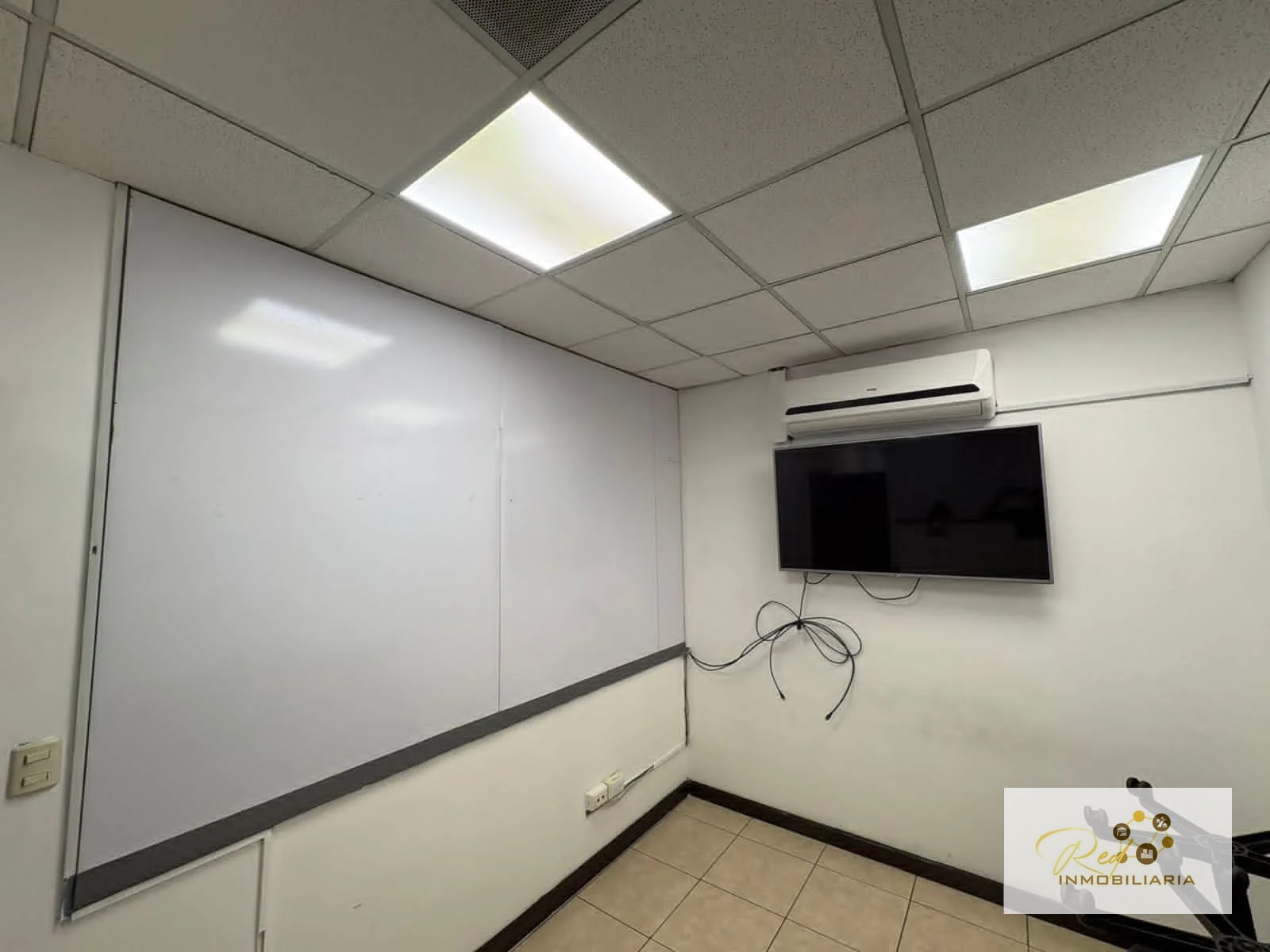 🏢 Oficina en Venta – Dubai Center, Zona 10 - 4