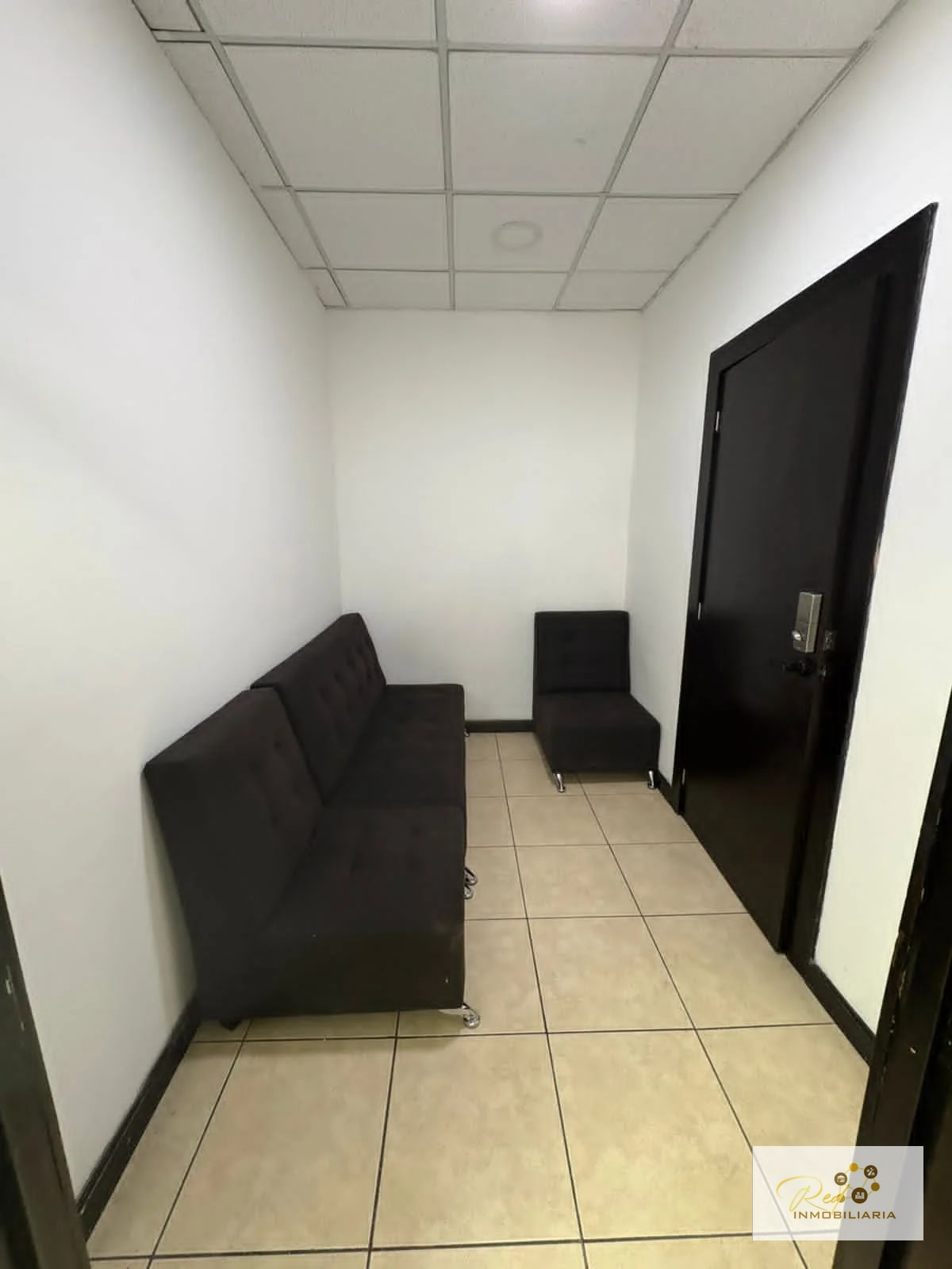 🏢 Oficina en Venta – Dubai Center, Zona 10 - 10