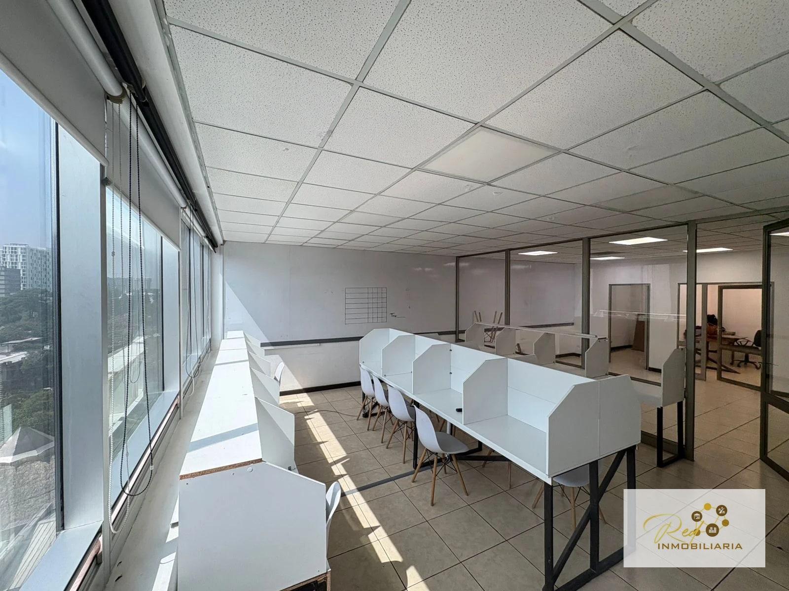 🏢 Oficina en Venta – Dubai Center, Zona 10 - 1