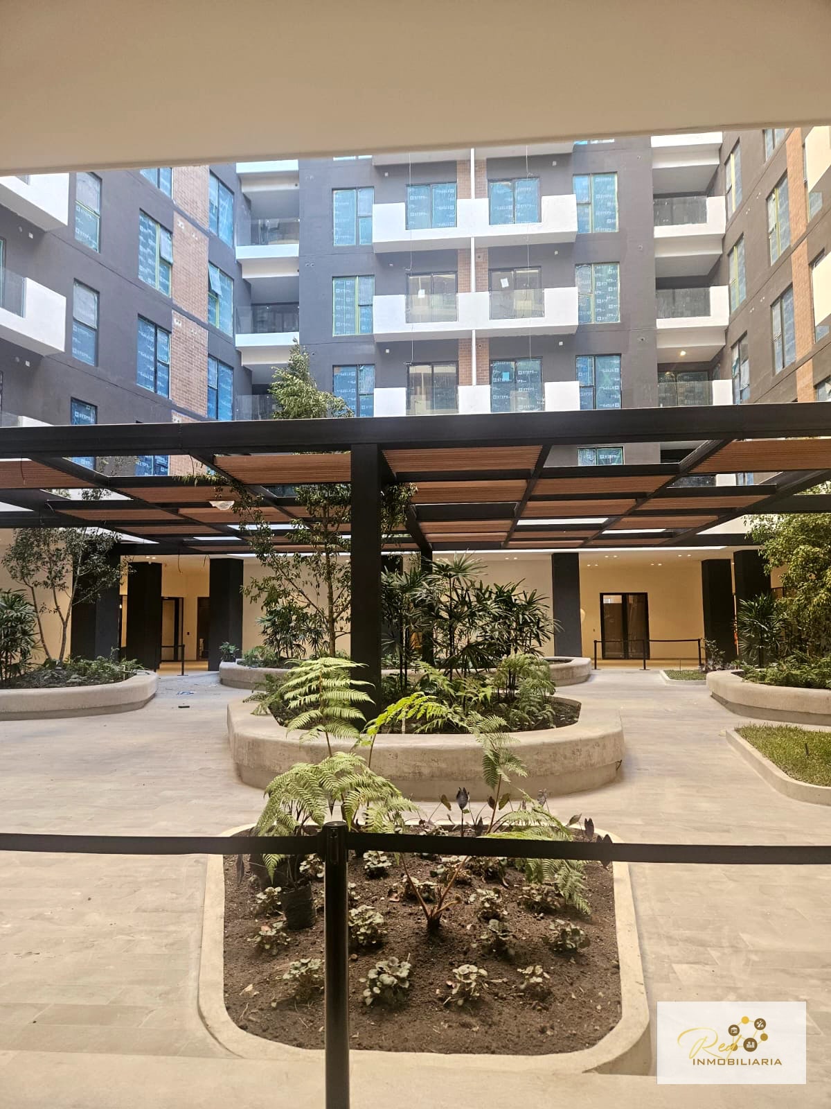 RENTA APARTAMENTO EXCLUSIVO PARQUE 14, Zona Residencial Premium — Apartamento en Alquiler en Zona 14, Guatemala, Ciudad — foto 1 de 14