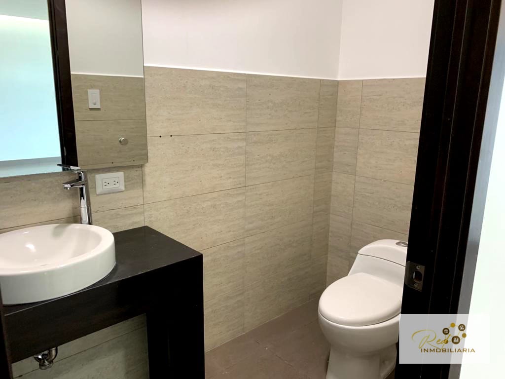 🏢 Oficinas en Renta – Torre IV, Zona Pradera (copia) — Oficina en Alquiler en Zona 10, Guatemala, Ciudad — foto 15 de 16