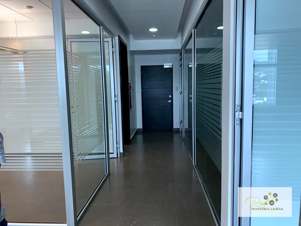 🏢 Oficinas en Renta – Torre IV, Zona Pradera (copia) — Oficina en Alquiler en Zona 10, Guatemala, Ciudad — foto 2 de 16