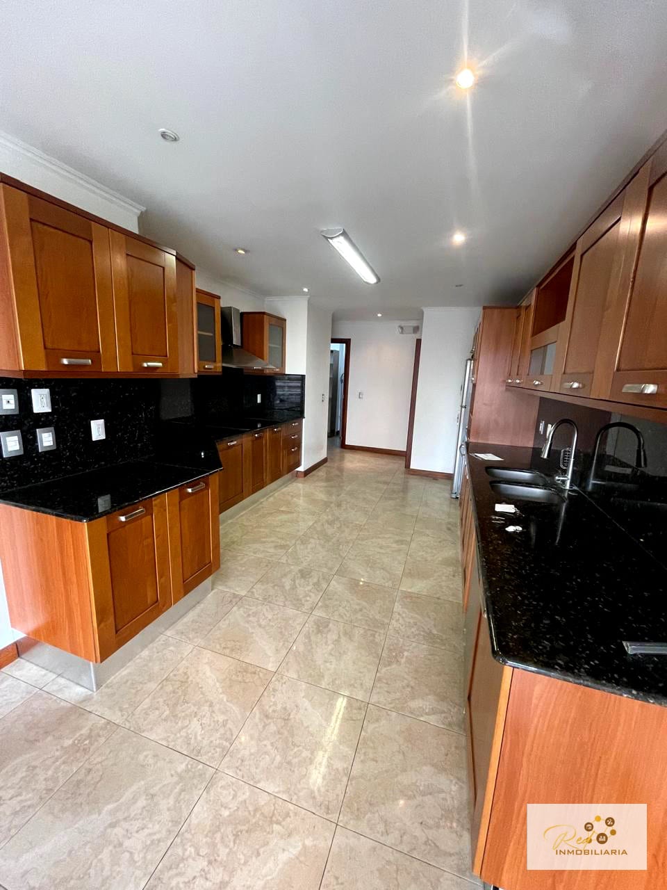🏢 EN ALQUILER – TADEUS ZONA 14 — Apartamento en Alquiler en Tadeus, Zona 14, Guatemala, Ciudad — foto 15 de 17
