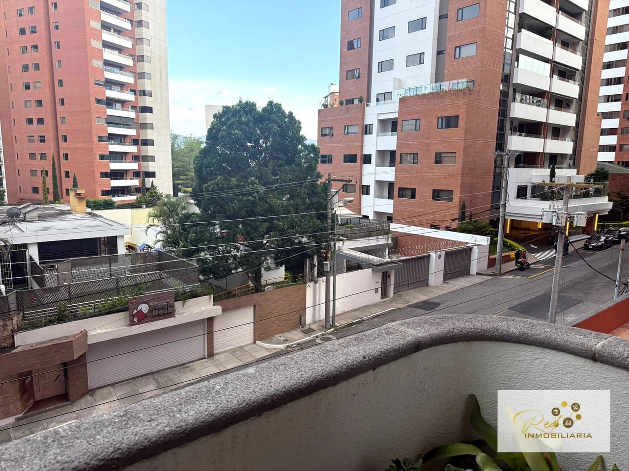 🏢 Renta Apartamento Amueblado en Bellini, Zona 14 — Apartamento en Alquiler en Zona 14, Guatemala, Ciudad — foto 3 de 13