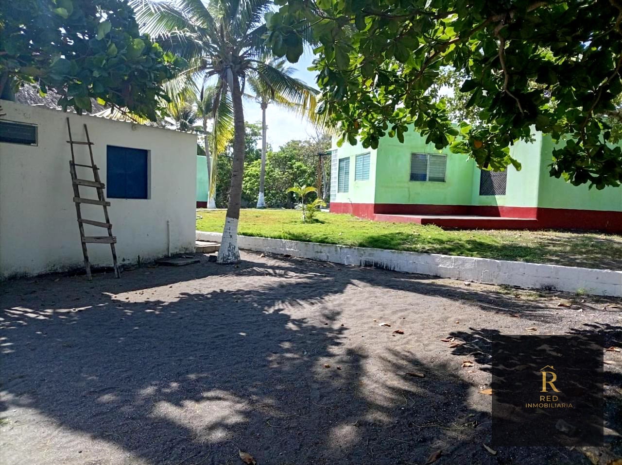 🏖️ Terreno con dos bungalows en venta — Aldea El Pumpo, Km 144 a 3 Km de Monterrico — Terreno en Venta en Monterrico, Santa Rosa — foto 8 de 14