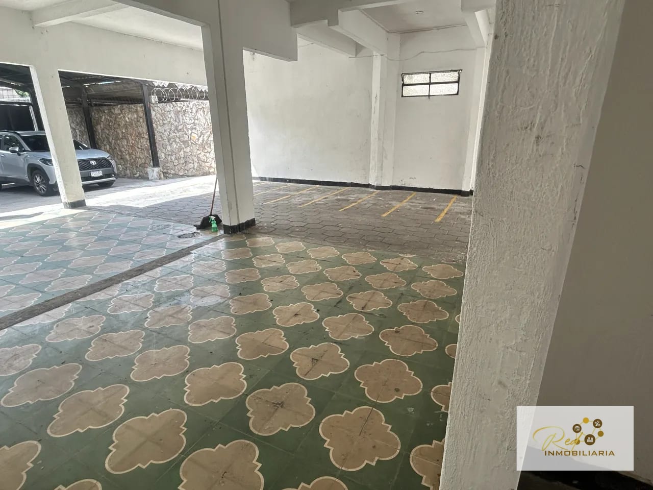 Edificio de 4 niveles 🏢 — Zona 9, Ciudad Capital — Edificio en Venta en Zona 9, Guatemala, Ciudad — foto 4 de 17