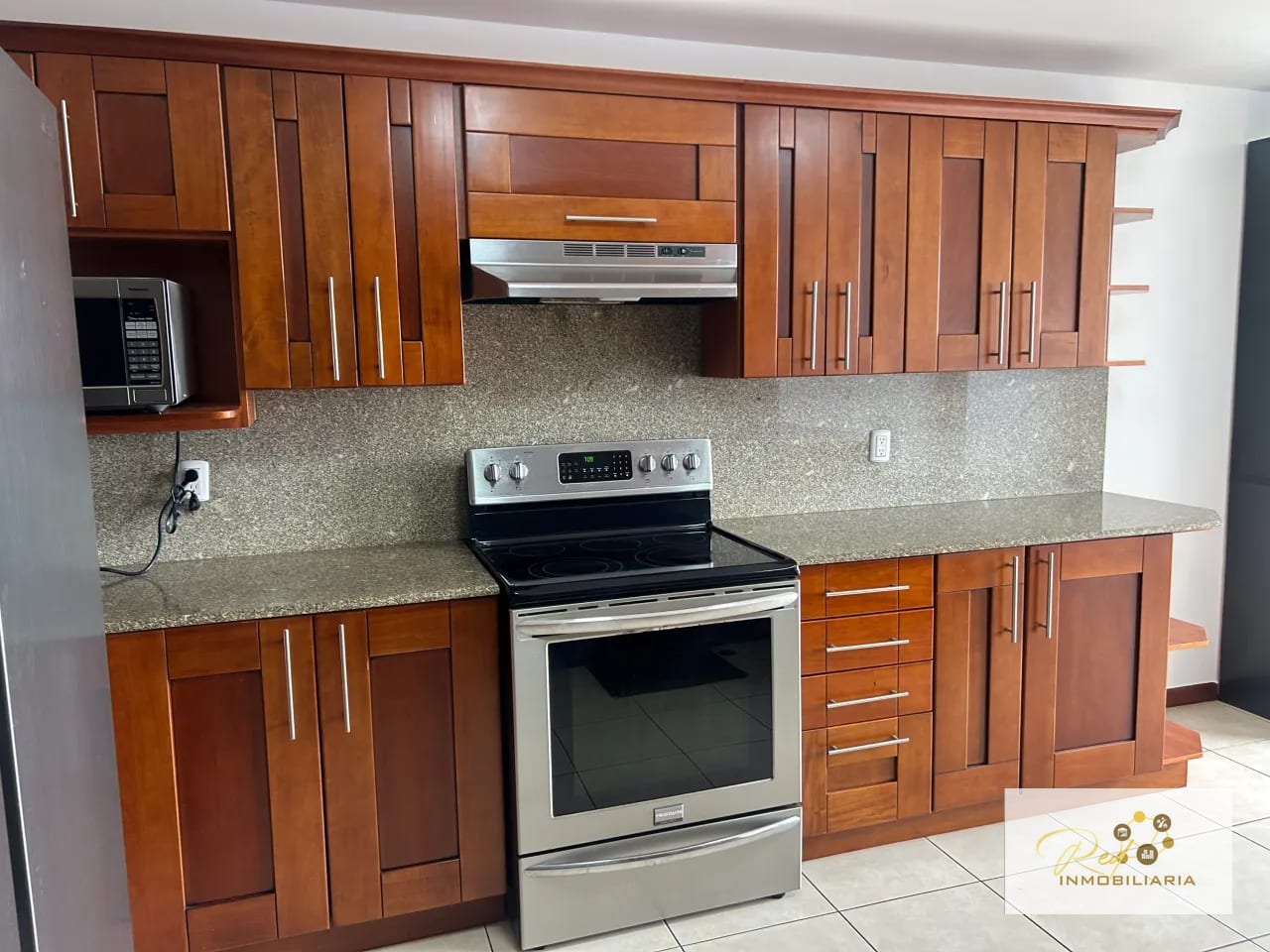 🏢 Apartamento en Alquiler – Edificio Botticelli 2, Zona 15 — Apartamento en Alquiler en Botticelli II, Zona 15, Guatemala, Ciudad — foto 2 de 17