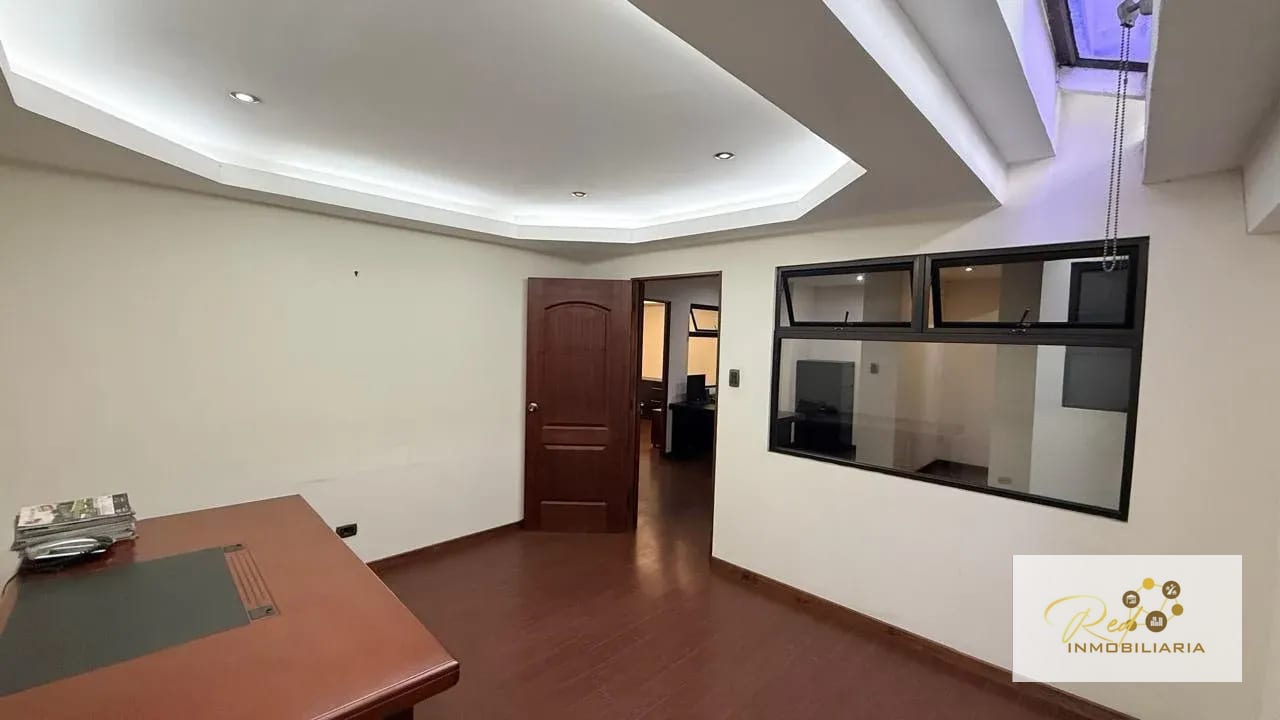 🏢 Oficina en alquiler — Zona 9, Edificio Reformador (Avenida Reforma) — Oficina en Alquiler en Zona 9, Guatemala, Ciudad — foto 1 de 7