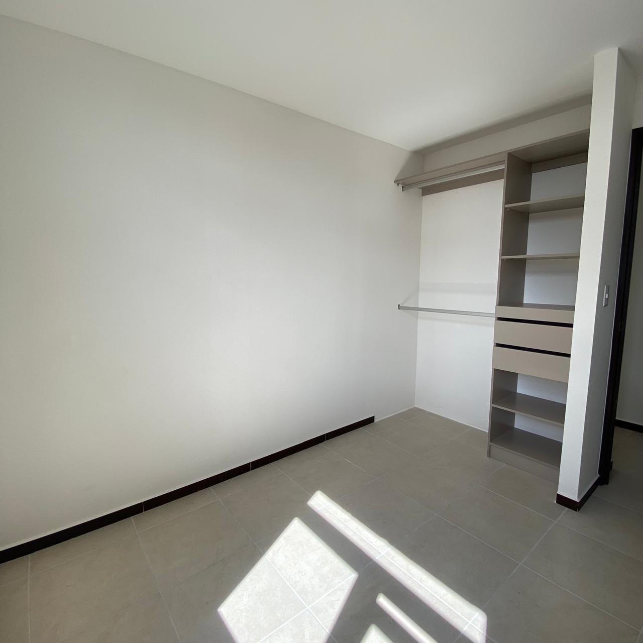 PARQUE SAN JORGE / APARTAMENTO EN RENTA DE 3 HABITACIONES — Apartamento en Alquiler en Parque San Jorge, Zona 11, Guatemala, Ciudad — foto 4 de 17