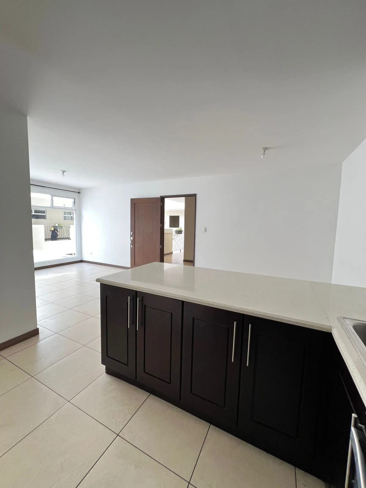 EL PÓRTICO Z7 / APARTAMENTO EN RENTA DE 3 HABITACIONES Y 2 PARQUEOS — Apartamento en Alquiler en Zona 7, Guatemala, Ciudad — foto 1 de 13
