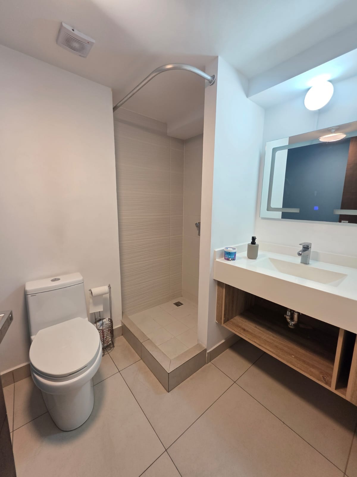 BE14 / APARTAMENTO EN RENTA DE 3 HABITACIONES — Apartamento en Alquiler en Be14, Zona 14, Guatemala, Ciudad — foto 7 de 11