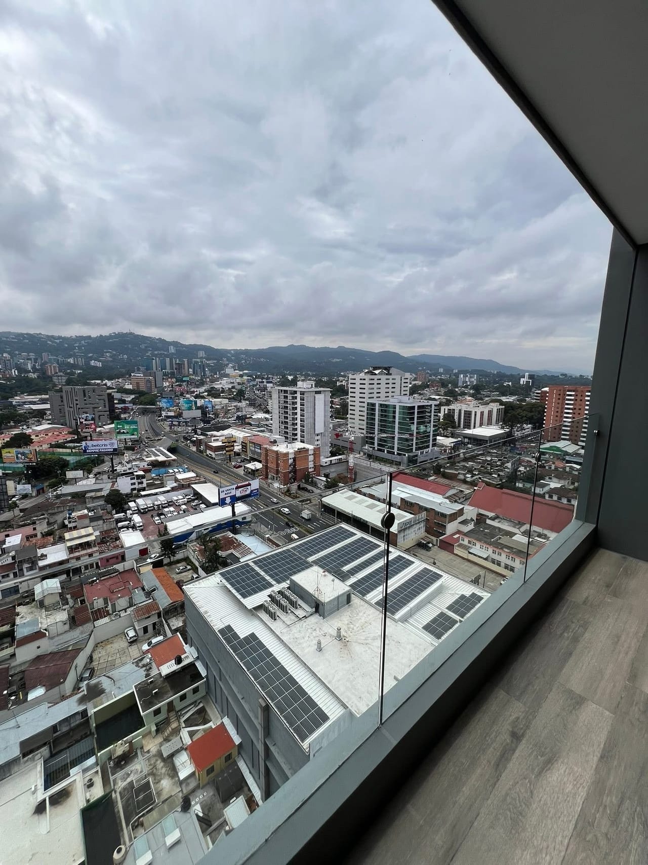 Terraza Diez / Apartamento en Renta de 2 Habitaciones — Apartamento en Alquiler en Zona 10, Guatemala, Ciudad — foto 7 de 9