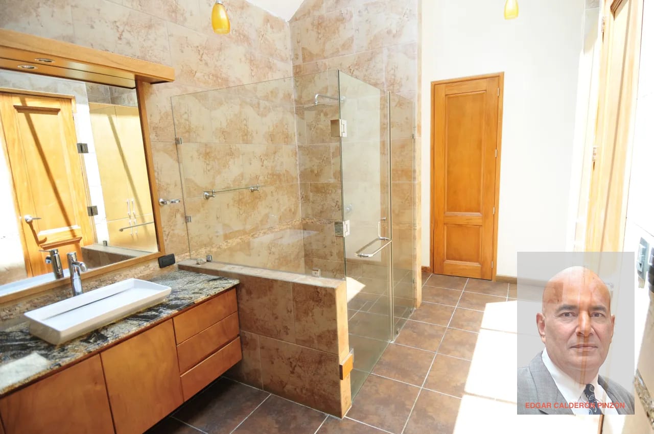 Casa Contemporánea de 2 Niveles con Piscina en Sacatepéquez — Casa en Venta en Santiago Sacatepéquez, Sacatepéquez — foto 9 de 17