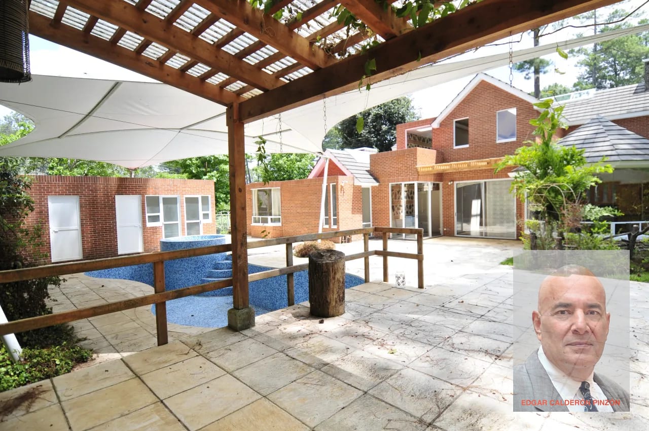 Casa Contemporánea de 2 Niveles con Piscina en Sacatepéquez — Casa en Venta en Santiago Sacatepéquez, Sacatepéquez — foto 15 de 17