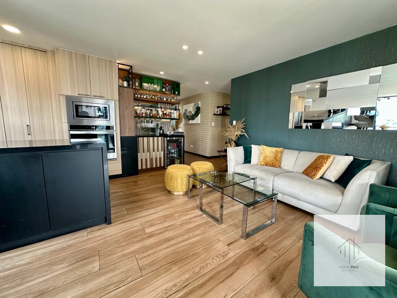 Espectacular Apartamento en Venta en Zona 15 - Image 1