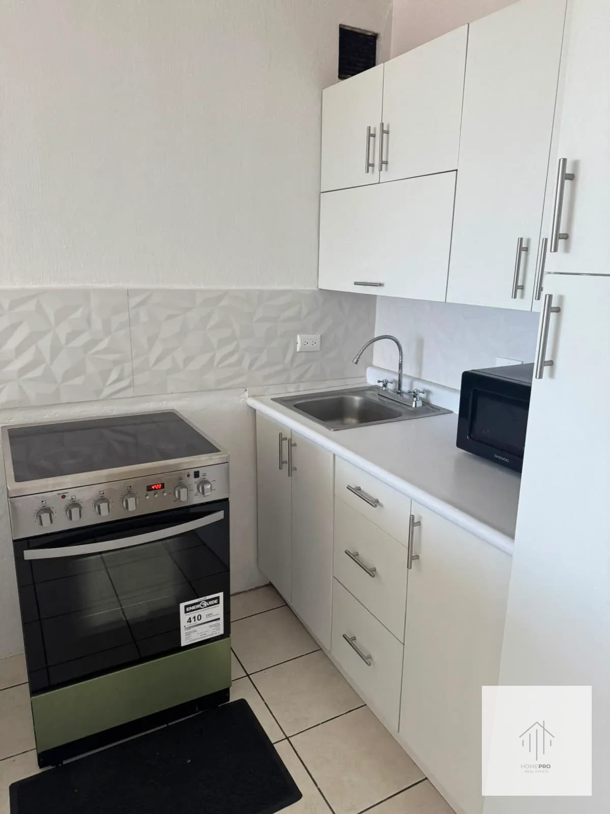 Apartamento Amueblado en Renta en Zona 9 — Apartamento en Alquiler en Cortijo Reforma, Zona 9, Guatemala, Ciudad — foto 4 de 11