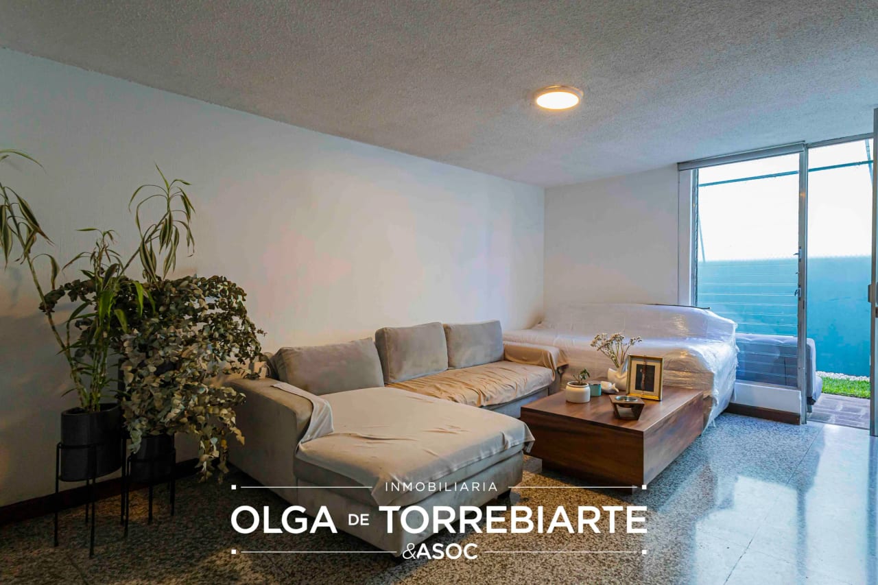 Casa en renta Zona 10 - Image 3