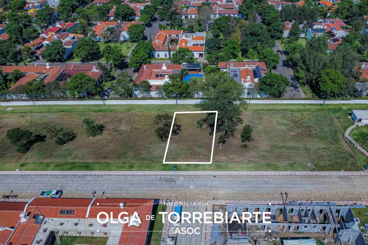 Terreno en Paseo Antigua — Terreno en Venta en Dentro del Casco, Antigua, Sacatepéquez — foto 3 de 4