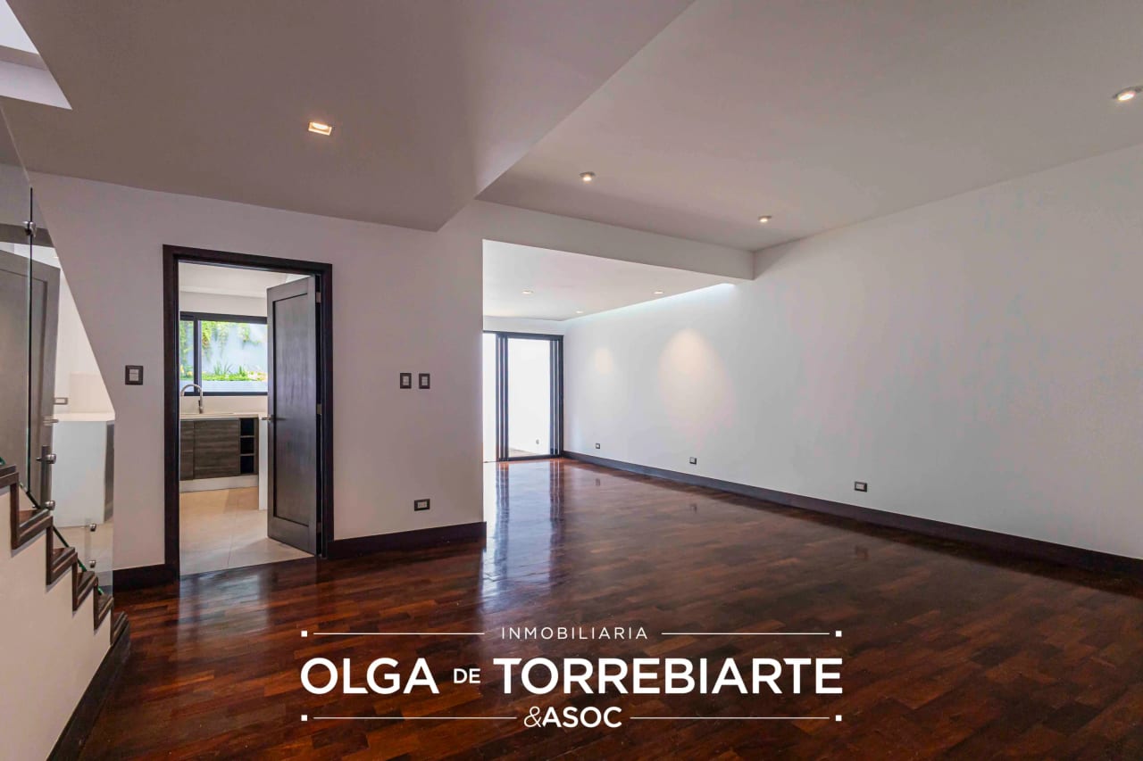 Casa en Oakland, Zona 10 — Casa en Alquiler en Zona 10, Guatemala, Ciudad — foto 2 de 12