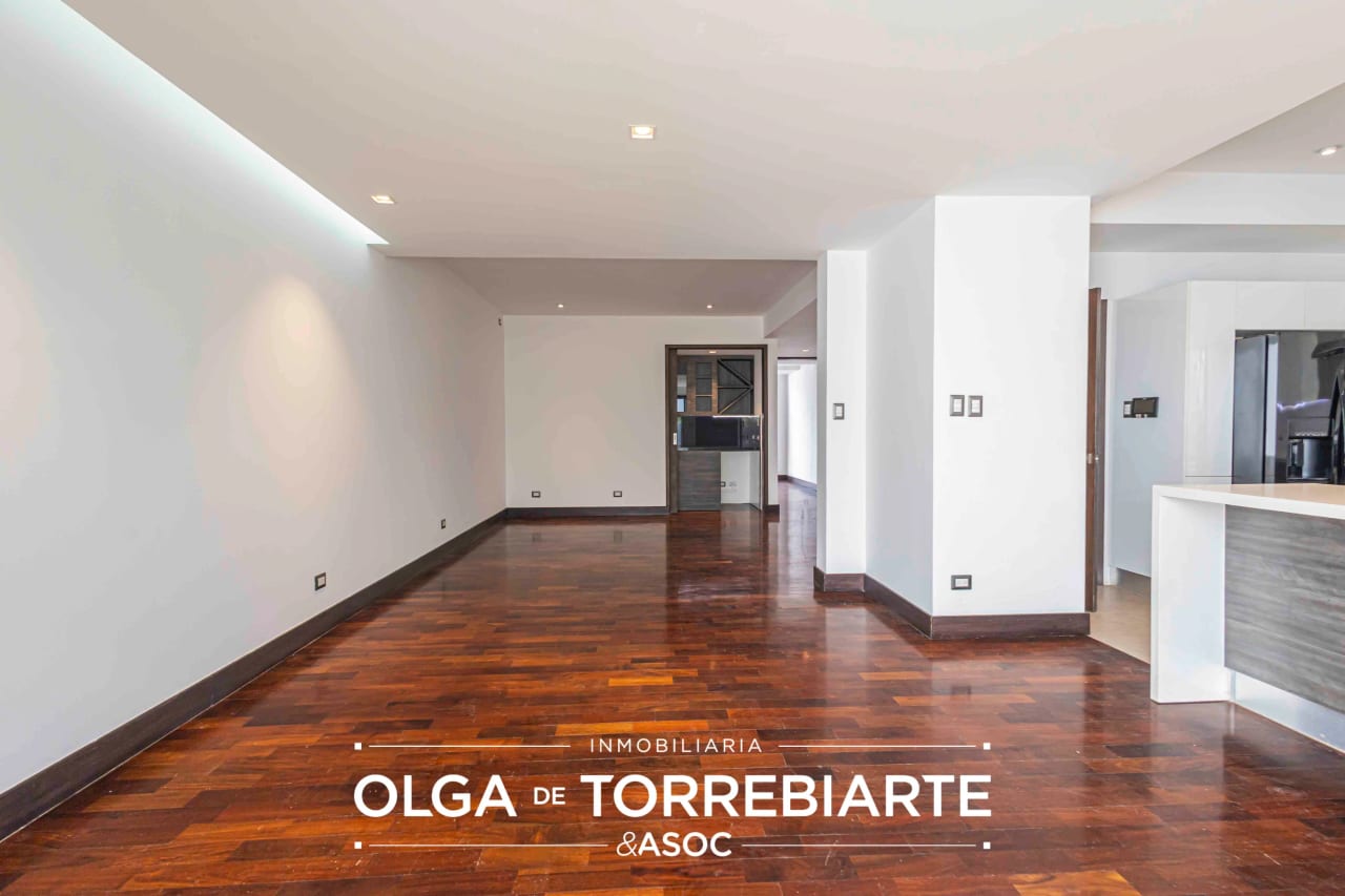 Casa en Oakland, Zona 10 — Casa en Alquiler en Zona 10, Guatemala, Ciudad — foto 1 de 12