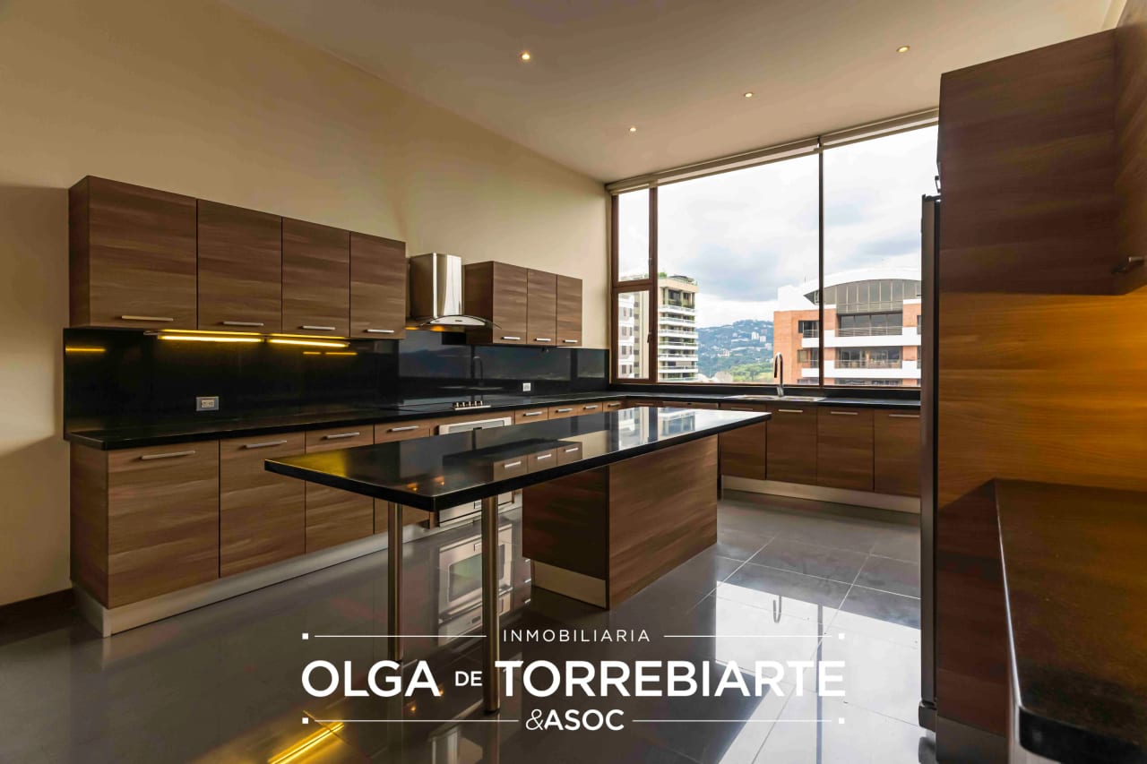 Penthouse con jardín en Edificio Matisse II, Zona 14 — Apartamento en Alquiler en Matisse, Zona 14, Guatemala, Ciudad — foto 8 de 17