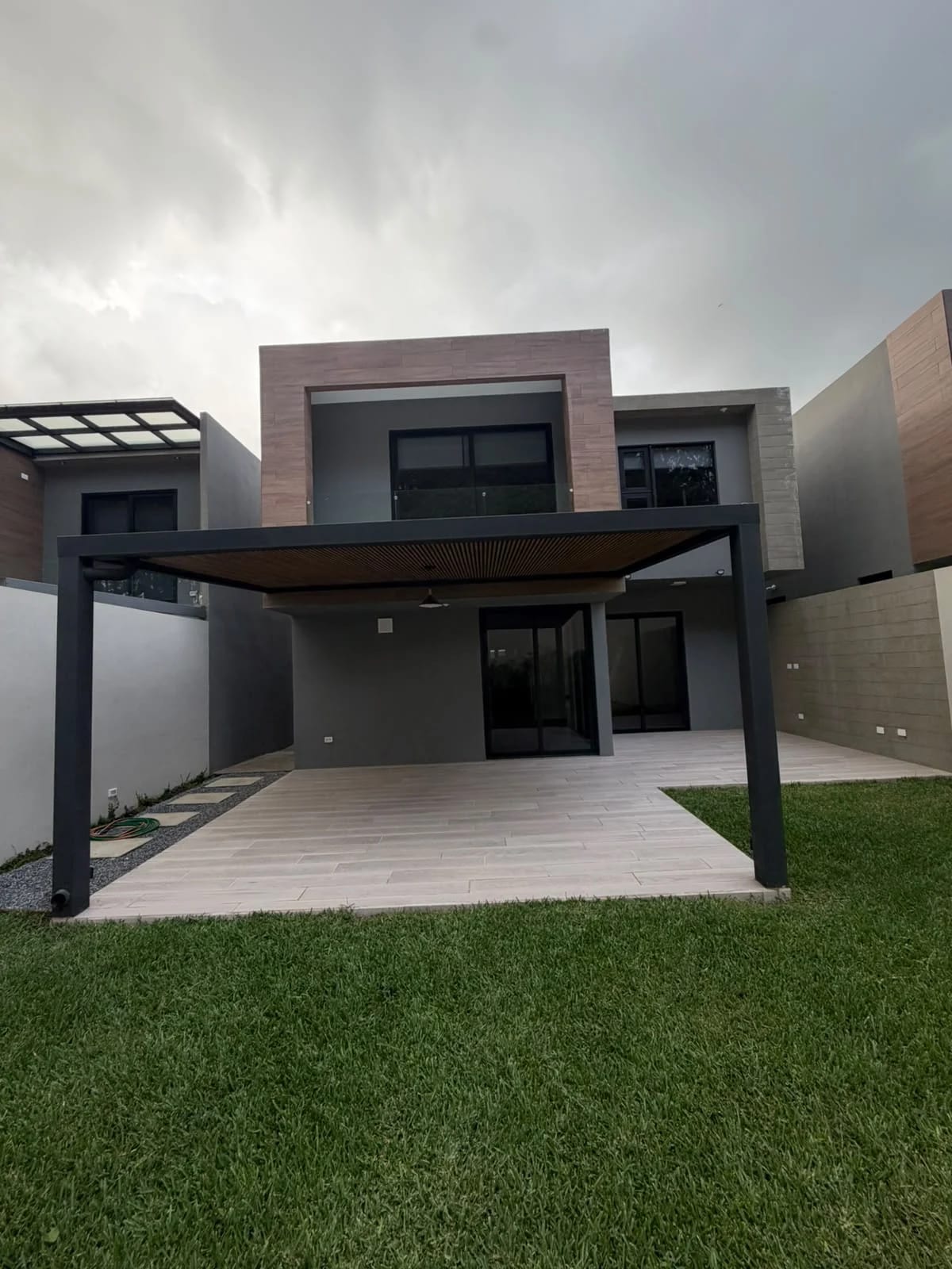 Casa en Lugana, Zona 16 — Casa en Venta en Zona 16, Guatemala, Ciudad — foto 1 de 1