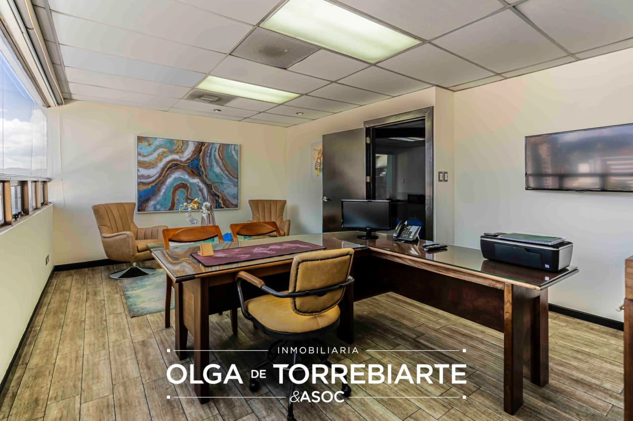 Oficina en Clínicas Médicas, Zona 10 — Clínica en Venta en Zona 10, Guatemala, Ciudad — foto 1 de 16