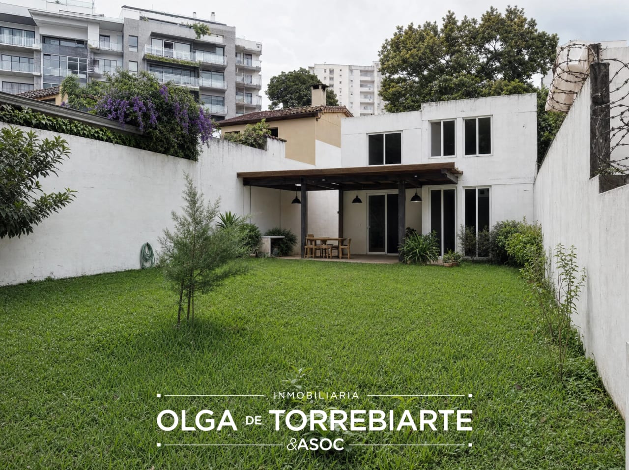 Casa en Colonia Oasika, Zona 10 — Casa en Alquiler en Zona 10, Guatemala, Ciudad — foto 1 de 1