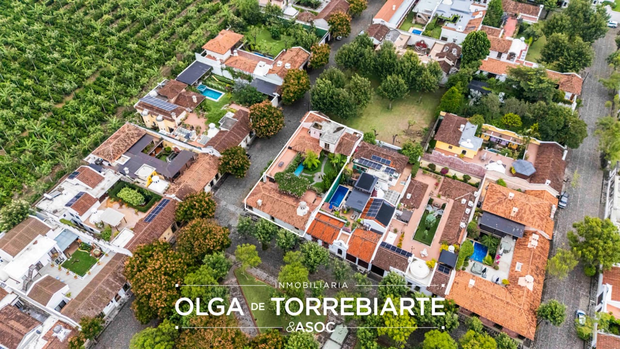 Casa amueblada en Condominio Hacienda San Jerónimo — Casa en Venta en Antigua, Sacatepéquez — foto 1 de 17