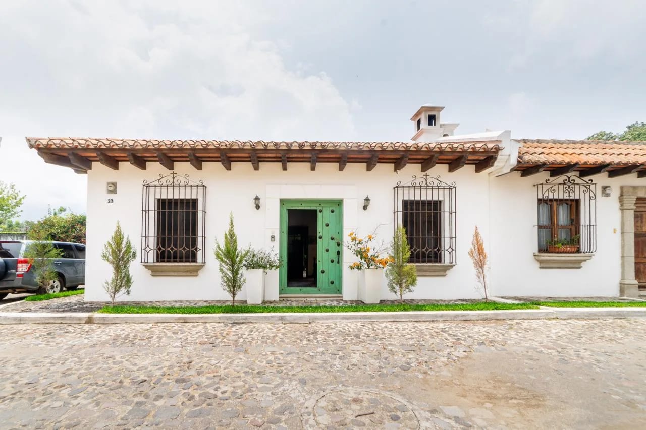 Casa amueblada en Cortijo Refugio, Antigua Guatemala. — Casa en Alquiler en Antigua, Sacatepéquez — foto 1 de 6