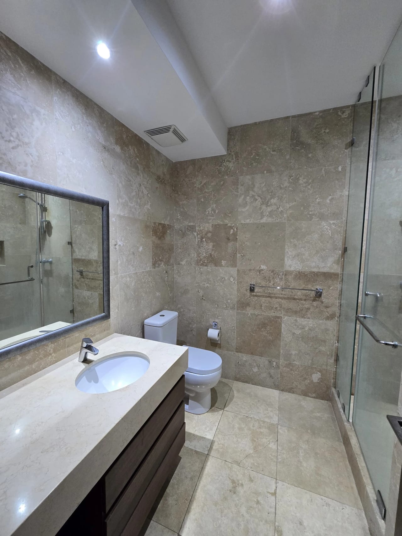 Se Alquila/Vende Apto. Tiffany Quinta, Zona 14. — Apartamento en Alquiler en Tiffany 5ta Avenida, Zona 14, Guatemala, Ciudad — foto 11 de 17